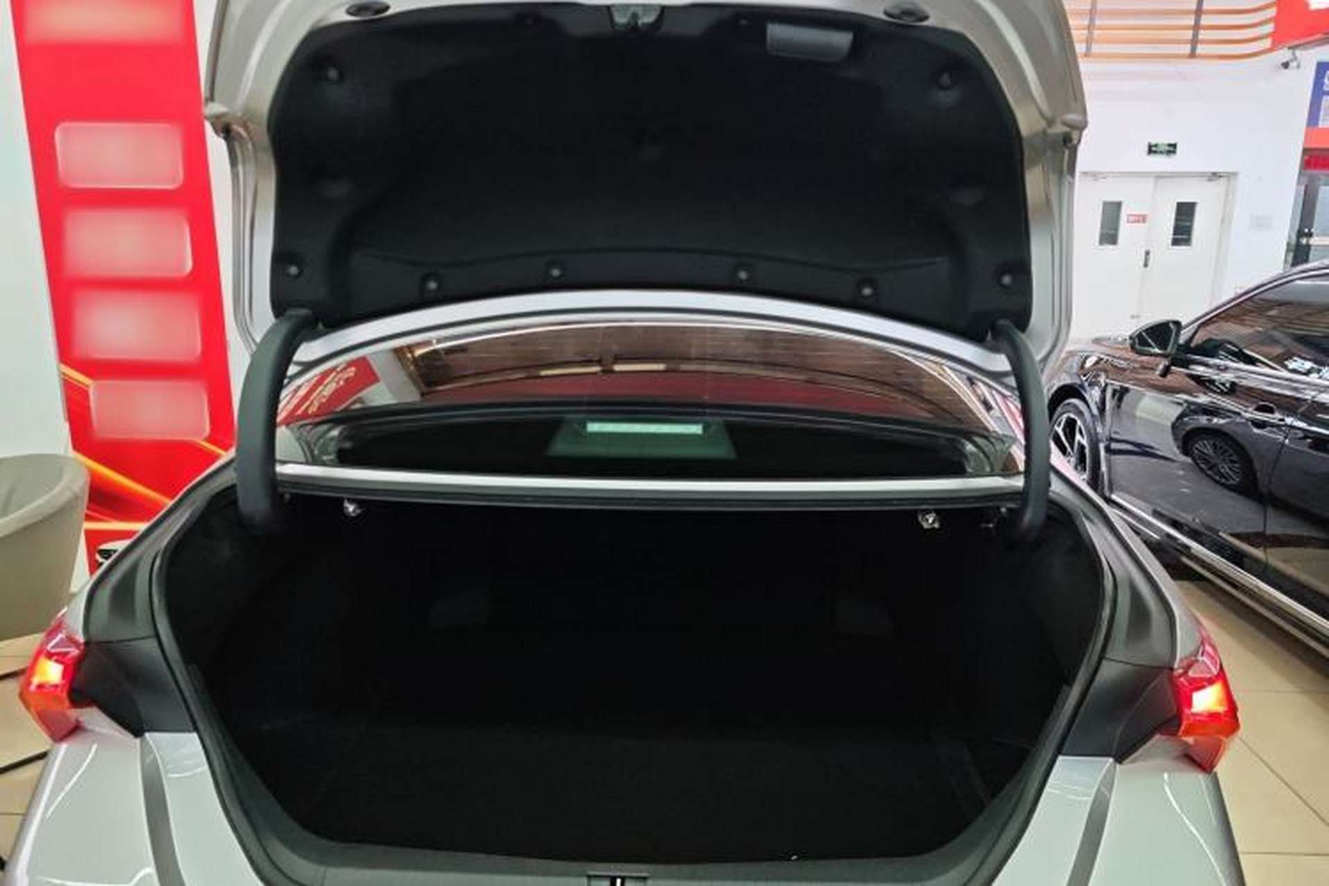 Used Toyota Avalon 2019 Dual-Engine 2.5L XLE Prestige Version China VI Standard Trunk