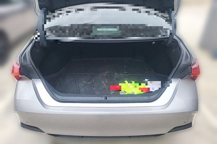 Used Toyota Avalon 2019 Dual-Engine 2.5L XLE Prestige Version China VI Standard Trunk