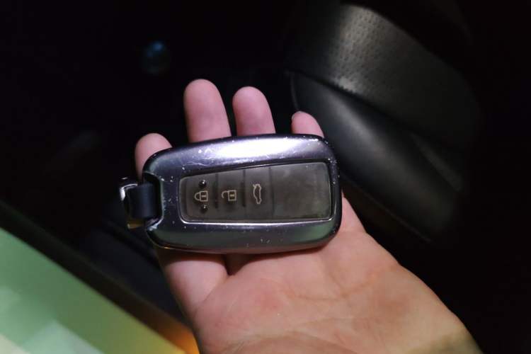 Used Toyota Avalon 2019 2.0L Luxury Edition China VI Standard Vehicle Key