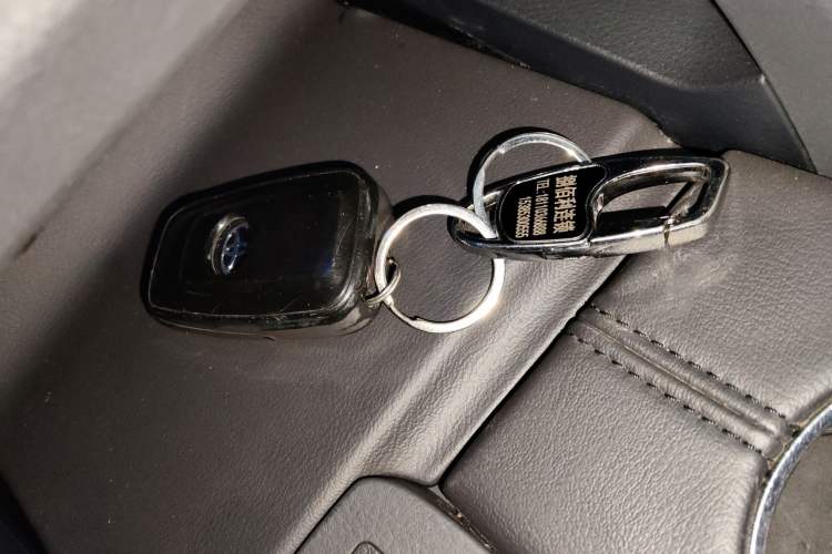 Used Toyota Avalon 2019 2.5L Touring Premium Version China VI Standard Vehicle Key