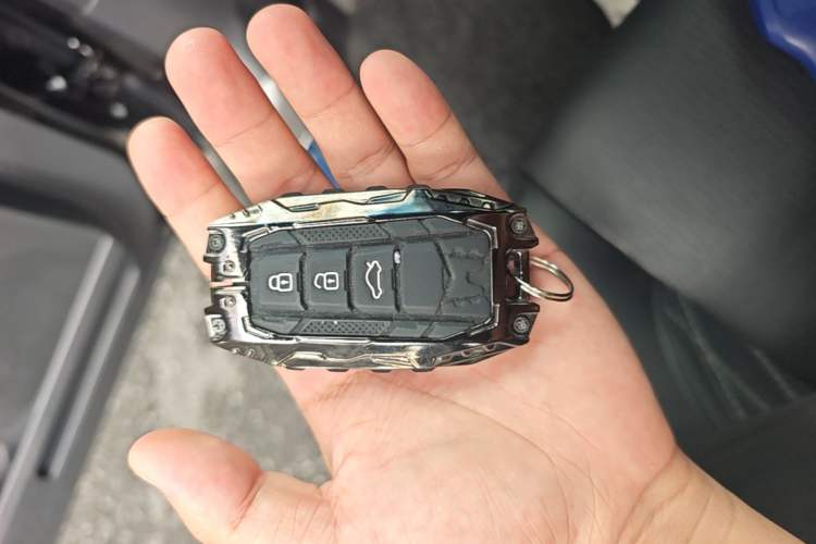 Used Toyota Avalon 2019 2.5L Touring Premium Version China VI Standard Vehicle Key