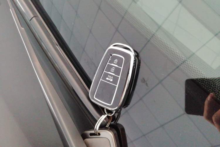 Used Toyota Avalon 2019 Dual-Engine 2.5L Luxury Edition China VI Standard Vehicle Key
