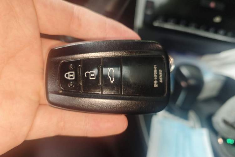 Used Toyota Avalon 2019 Dual-Engine 2.5L Luxury Edition China VI Standard Vehicle Key