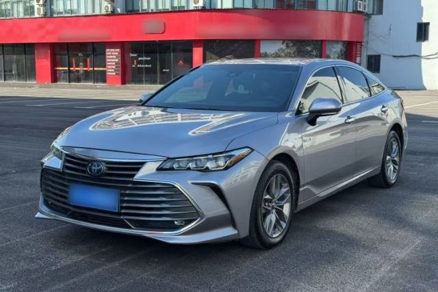 Used Toyota Avalon 2019 Dual-Engine 2.5L Luxury Edition China VI Standard