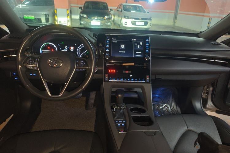 Used Toyota Avalon 2019 Dual-Engine 2.5L Luxury Edition China VI Standard Center Console