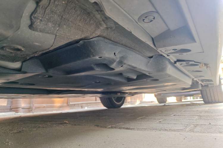 Used Toyota Avalon 2019 2.0L XLE Premium Edition China VI Chassis Front Left
