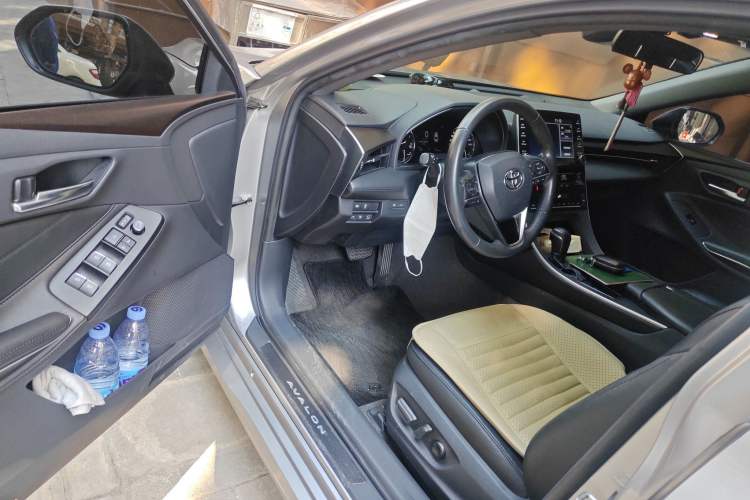 Used Toyota Avalon 2019 2.0L XLE Premium Edition China VI Driver Seat
