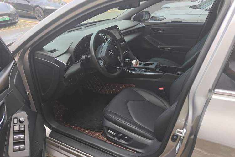 Used Toyota Avalon 2019 2.0L Luxury Edition China VI Standard Driver Seat