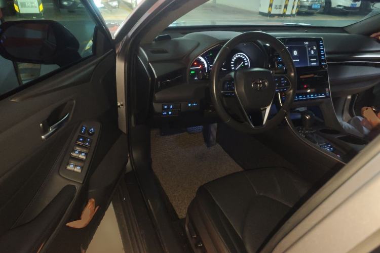 Used Toyota Avalon 2019 Dual-Engine 2.5L Luxury Edition China VI Standard Driver Seat