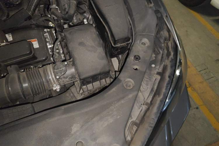 Used Toyota Avalon 2019 Dual-Engine 2.5L Luxury Edition China VI Standard Engine Bay Left