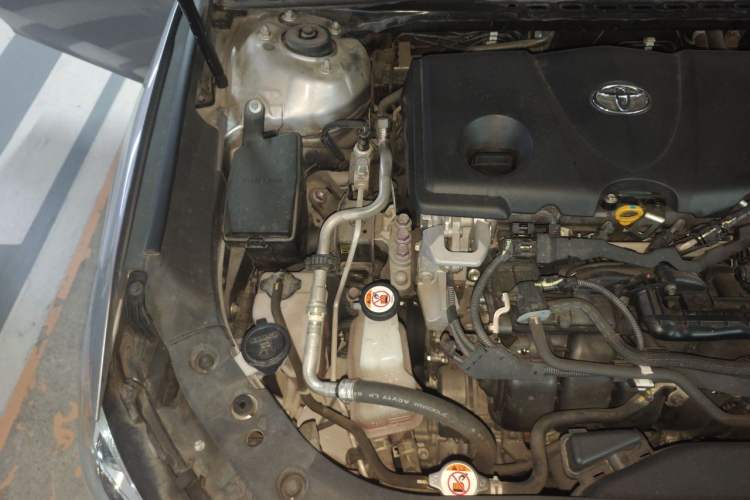 Used Toyota Avalon 2019 Dual-Engine 2.5L Luxury Edition China VI Standard Engine Bay Right
