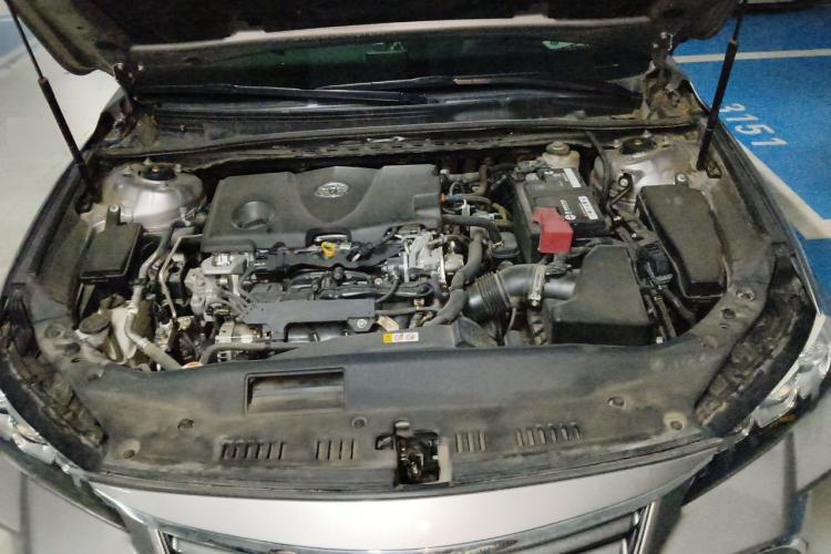 Used Toyota Avalon 2019 2.5L Touring Premium Version China VI Standard Engine Bay