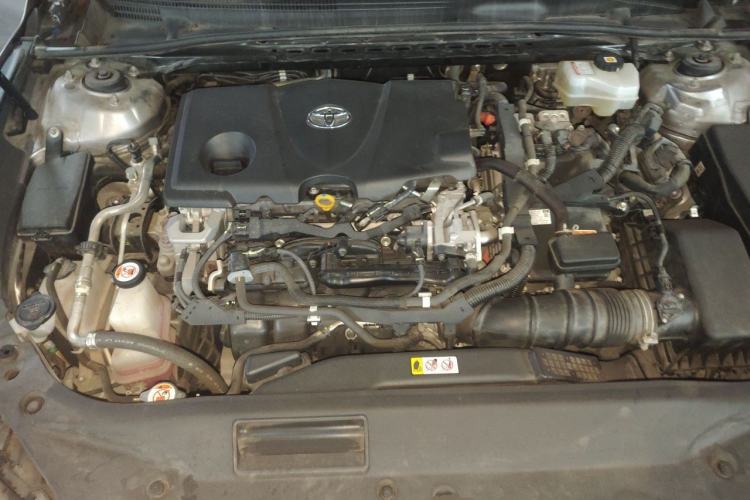 Used Toyota Avalon 2019 Dual-Engine 2.5L Luxury Edition China VI Standard Engine Bay