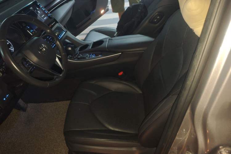 Used Toyota Avalon 2019 Dual-Engine 2.5L Luxury Edition China VI Standard Left Front Seat