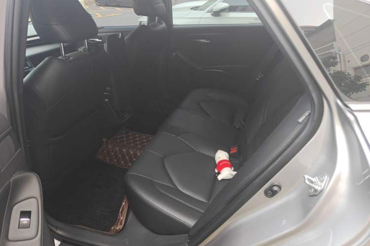 Used Toyota Avalon 2019 2.0L Luxury Edition China VI Standard Left Rear Seat