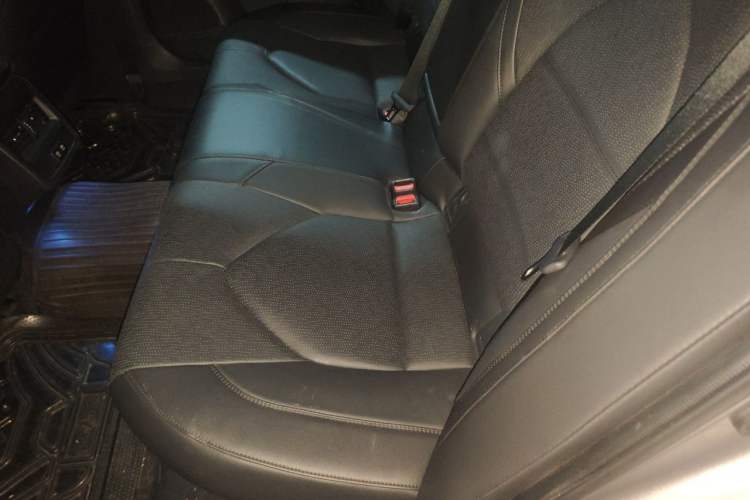 Used Toyota Avalon 2019 Dual-Engine 2.5L Luxury Edition China VI Standard Left Rear Seat