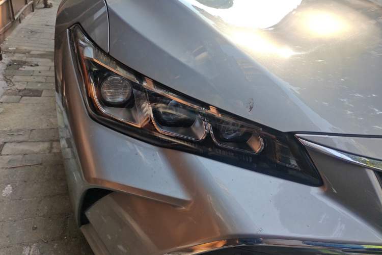 Used Toyota Avalon 2019 2.0L XLE Premium Edition China VI Right Front Headlight