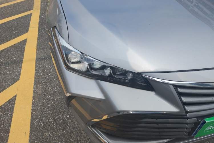 Used Toyota Avalon 2019 2.0L Luxury Edition China VI Standard Right Front Headlight