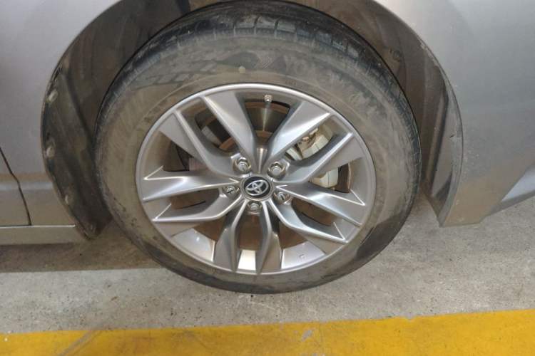 Used Toyota Avalon 2019 Dual-Engine 2.5L Luxury Edition China VI Standard Right Front Wheel Hub