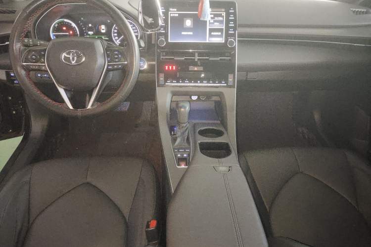 Used Toyota Avalon 2019 Dual-Engine 2.5L Luxury Edition China VI Standard Center Console