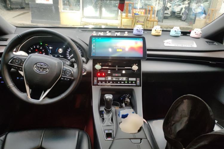 Used Toyota Avalon 2019 2.0L Ambition Edition China VI Center Console