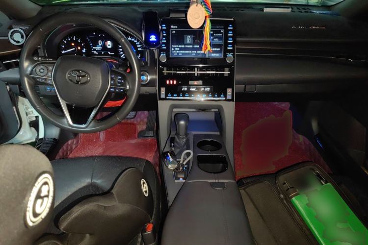 Used Toyota Avalon 2019 2.0L Luxury Edition China VI Standard Center Console
