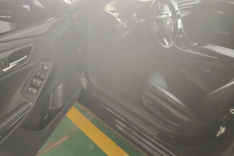 Used Toyota Avalon 2019 Dual-Engine 2.5L Luxury Edition China VI Standard Driver Seat