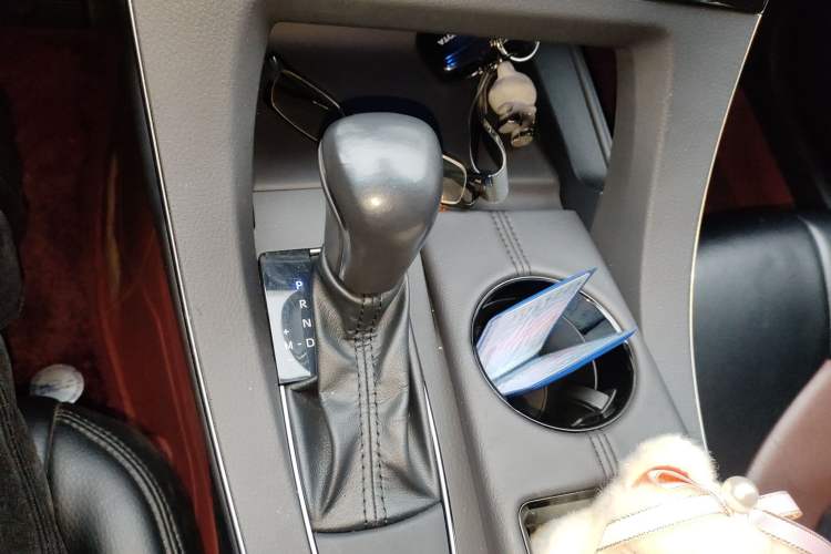 Used Toyota Avalon 2019 2.0L Ambition Edition China VI Gear Lever