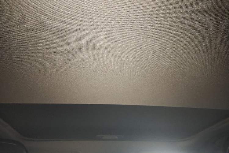 Used Toyota Avalon 2019 Dual-Engine 2.5L Luxury Edition China VI Standard Headliner