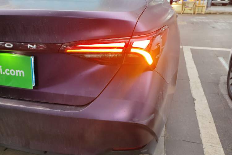 Used Toyota Avalon 2019 2.0L Ambition Edition China VI Right Rear Taillight