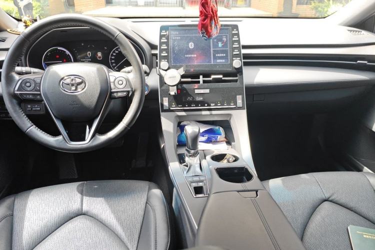 Used Toyota Avalon 2019 Dual-Engine 2.5L Luxury Edition China VI Standard Center Console