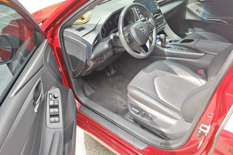 Used Toyota Avalon 2019 Dual-Engine 2.5L Luxury Edition China VI Standard Driver Seat