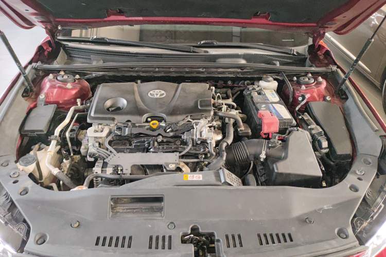 Used Toyota Avalon 2019 2.5L Ambition Version China VI Standard Engine Bay