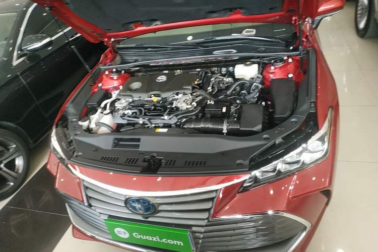 Used Toyota Avalon 2019 Dual-Engine 2.5L XLE Prestige Version China VI Standard Engine Bay