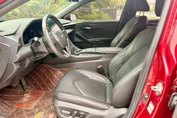Used Toyota Avalon 2019 Dual-Engine 2.5L XLE Prestige Version China VI Standard Interior 2