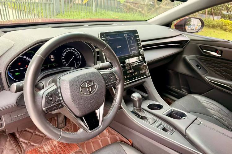 Used Toyota Avalon 2019 Dual-Engine 2.5L XLE Prestige Version China VI Standard Interior 3