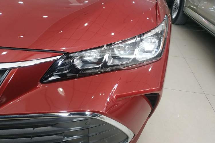 Used Toyota Avalon 2019 Dual-Engine 2.5L XLE Prestige Version China VI Standard Left Front Headlight