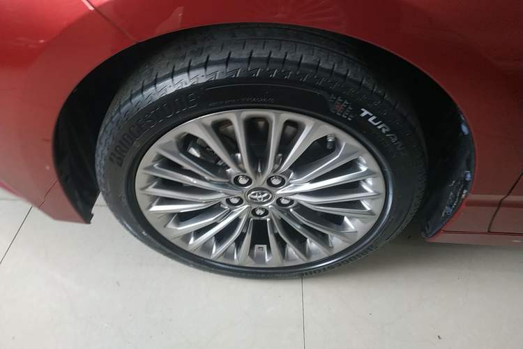 Used Toyota Avalon 2019 Dual-Engine 2.5L XLE Prestige Version China VI Standard Left Front Wheel Hub