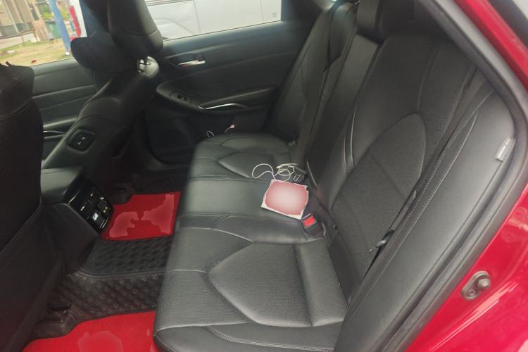 Used Toyota Avalon 2019 2.0L XLE Premium Edition China VI Left Rear Seat