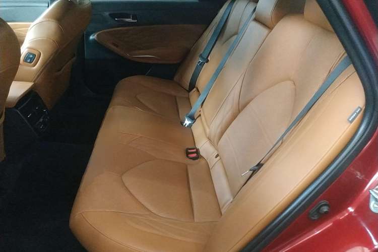 Used Toyota Avalon 2019 Dual-Engine 2.5L XLE Prestige Version China VI Standard Left Rear Seat