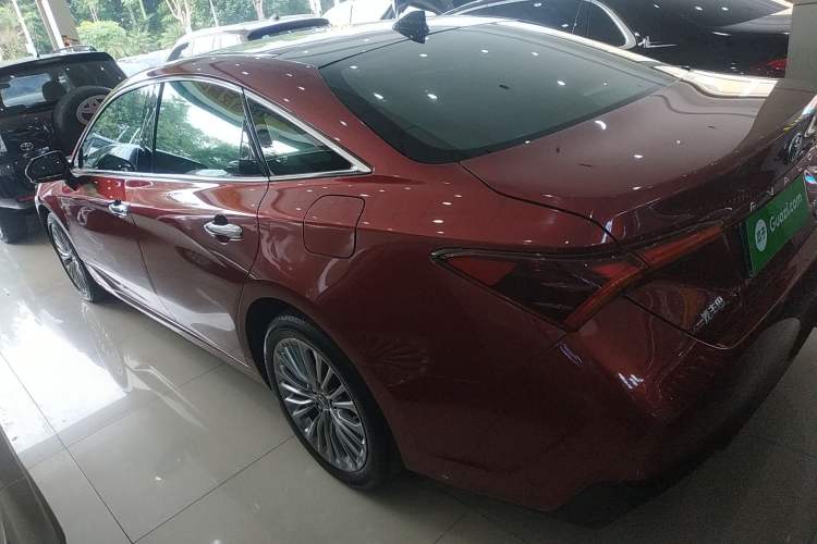 Used Toyota Avalon 2019 Dual-Engine 2.5L XLE Prestige Version China VI Standard Left Side