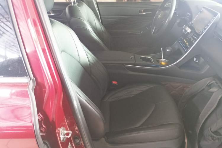 Used Toyota Avalon 2019 Dual-Engine 2.5L XLE Prestige Version China VI Standard Right Front Seat