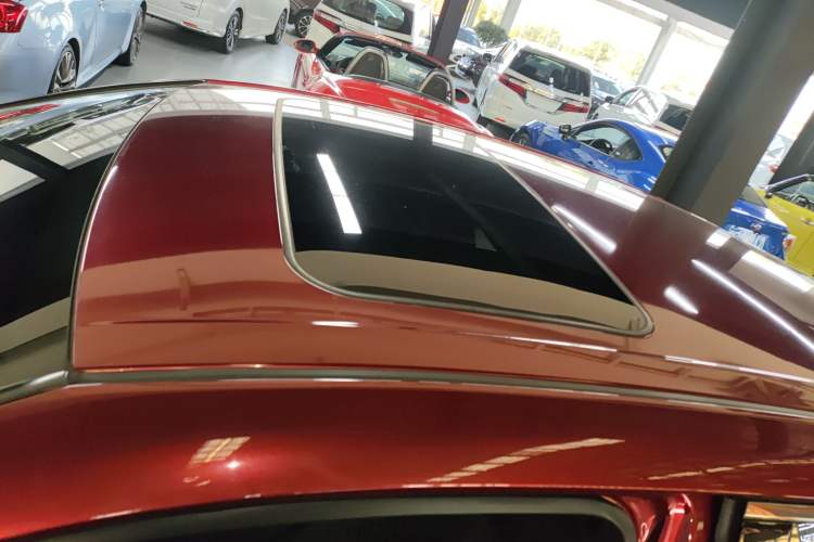 Used Toyota Avalon 2019 2.5L Ambition Version China VI Standard Roof