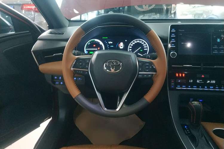 Used Toyota Avalon 2019 Dual-Engine 2.5L XLE Prestige Version China VI Standard Steering Wheel