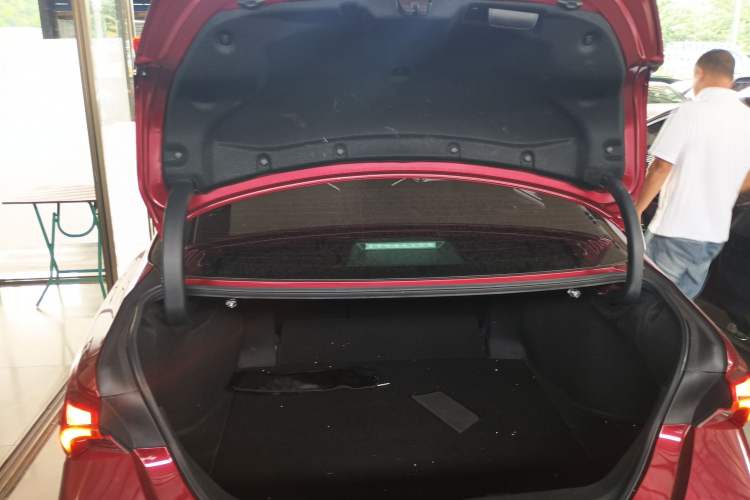 Used Toyota Avalon 2019 Dual-Engine 2.5L XLE Prestige Version China VI Standard Trunk