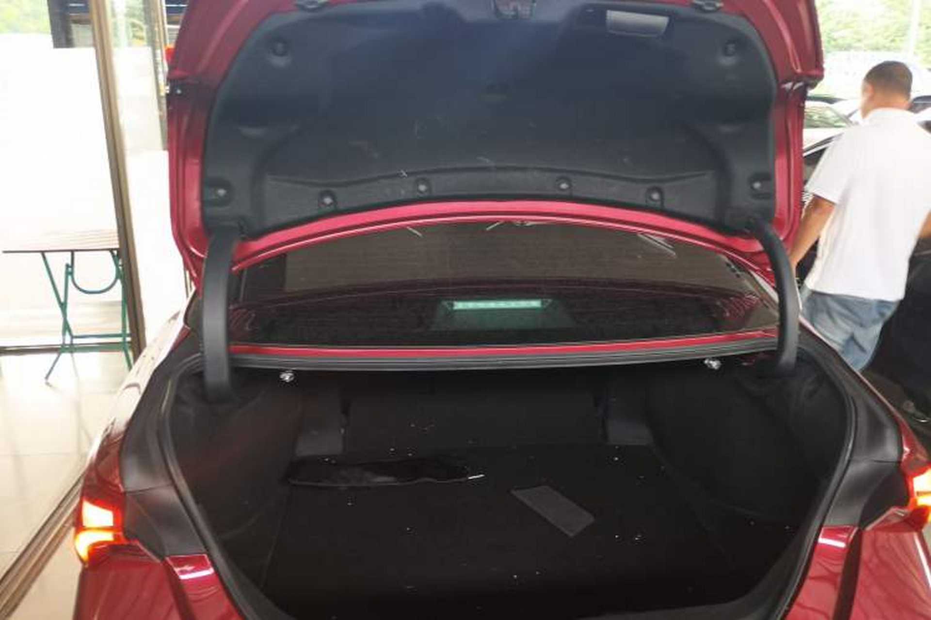 Used Toyota Avalon 2019 Dual-Engine 2.5L XLE Prestige Version China VI Standard Trunk