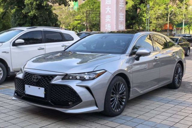 Ojetý Toyota Avalon 2019 2.5L Touring Premium Version China VI Standard