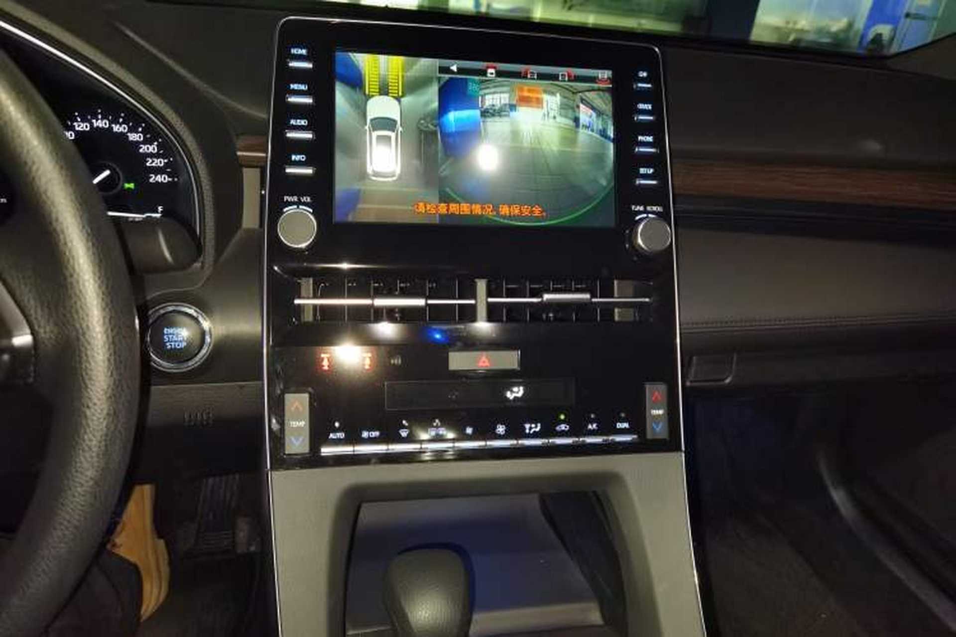 Used Toyota Avalon 2019 2.0L Ambition Edition China VI Audio And AC Panel