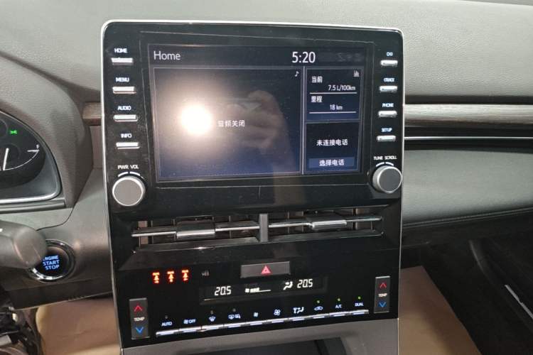Used Toyota Avalon 2019 2.0L Ambition Edition China VI Audio And AC Panel