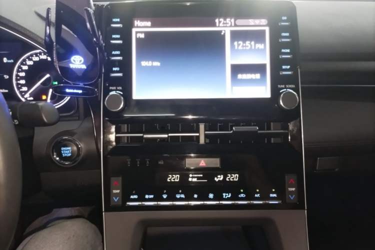 Used Toyota Avalon 2019 2.0L XLE Premium Edition China VI Audio And AC Panel